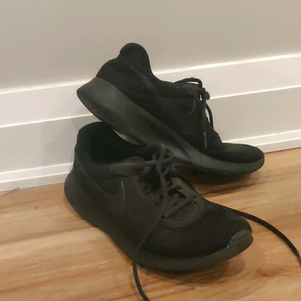 Lightly Worn Nike Runners